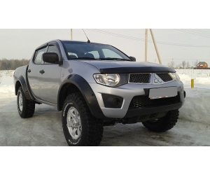  Дефлектор капота для Mitsubishi L200/Pajero Sport 2006-2015 (SIM, SMIL2000612)